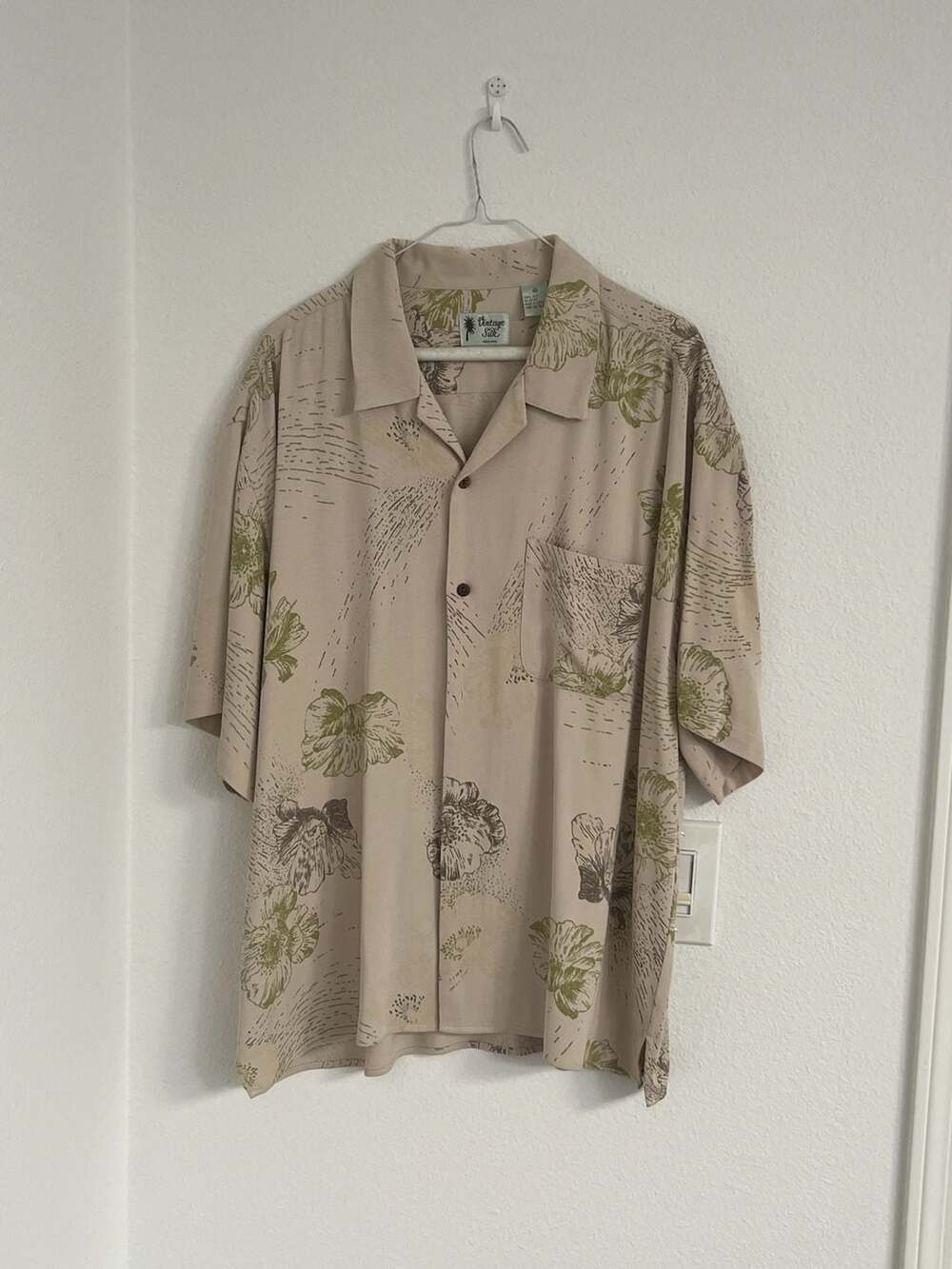 Vintage Silk Men's Floral Graphic Short Sleeve Camp Shirt